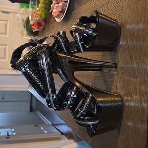 Like New EUC Pleaser Heels Black with Zippera Size 6 Adore-767